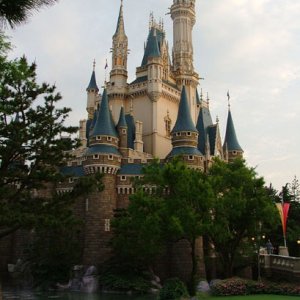 Cinderellas Castle vom Adventureland aus