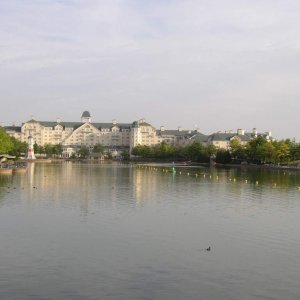 Euro Disney 02.  04.08.04 027