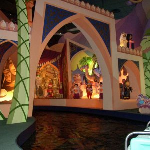 Euro Disney 02.  04.08.04 041