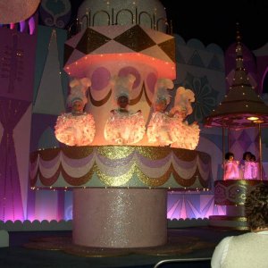 Euro Disney 02.  04.08.04 042