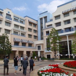 Innenhof Zugang zum Hotel vom Ikspiari kommend