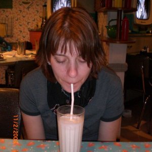 40
vanille milch shake !! (man bekommt einen shakebecher und darin ist für 2 dieser gläser milchshake drinn!!!)