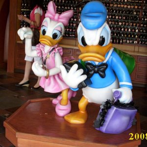 Pin Shop Downtown Disney