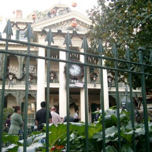 Haunted Mainson Holiday