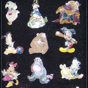 Auszug aus NYs und Clarkends Pin-Sammlung (05)
Diese Pins dienen uns als reine Tauschobjekte, wenn Ihr also Interesse habt, meldet Euch bei uns.