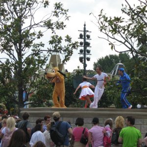 It's Party Time with Mickey and friends 09