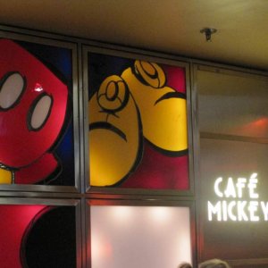 dISNEYLAND 318