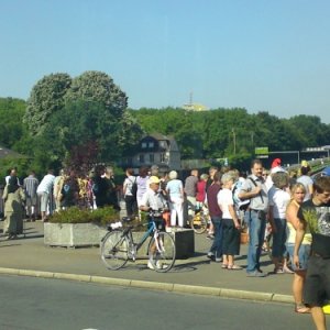 Menschemassen vor der Öffnung