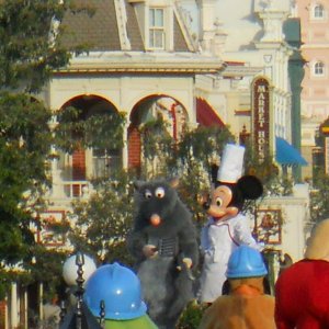 Remy kocht mit Mickey