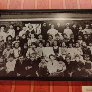 Walt_Disney_Family_Museum_Klassenfoto_Marcelline.jpg