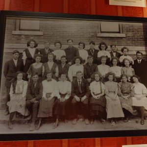Walt_Disney_Family_Museum_Klassenfoto_Roy_Highschool.jpg
