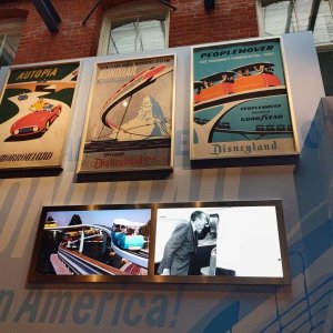 Walt_Disney_Family_Museum_Disneyland-Poster_und_Monorail-Bild_02.jpg