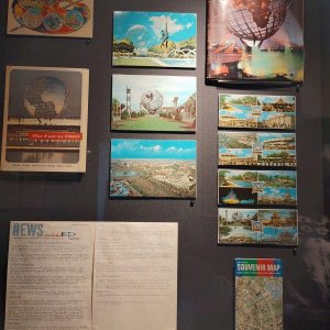 Walt_Disney_Family_Museum_Weltaustellung_1964-65_Souvenirs_01.jpg