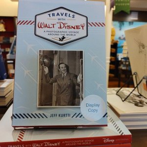 Walt_Disney_Family_Museum_Giftshop_Buchempfehlung_02.jpg