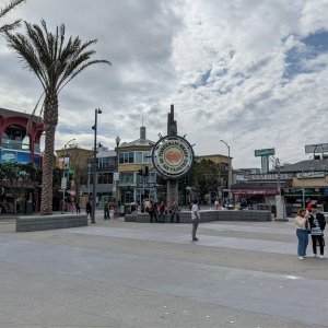Fisherman's_Wharf_Sign_LongShot.jpg