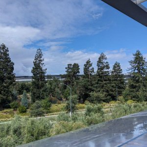Apple_Visitor_Center_06.jpg
