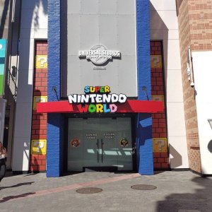 Universal_City_Walk_Super-Ninteno-Store_Coming_Soon.jpg