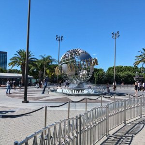Universal_Studios_Globe.jpg