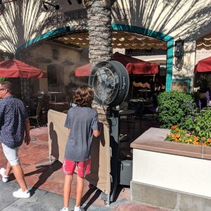 Universal_Studios_Cooling_Fan.jpg