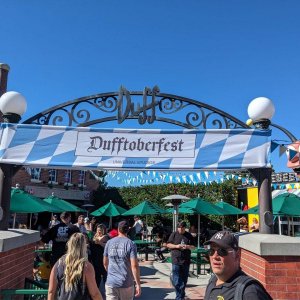 Universal_Studios_Dufftoberfest.jpg