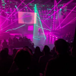 Universal_Studios_HHN_Jabbawockeez_Lightshow.jpg