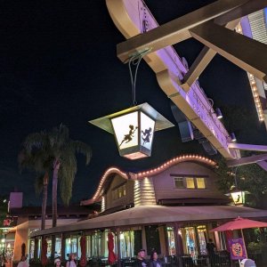 WORLD_OF_DISNEY_PIXIE-LAMP_01.jpg