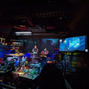 DCA_WEBSLINGERS_PRESHOW_02.jpg