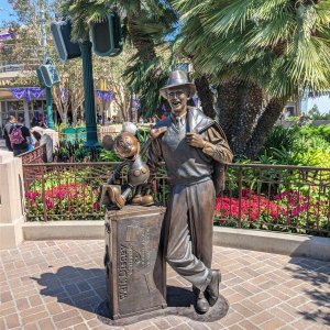DCA_PARTNER-STATUE.jpg