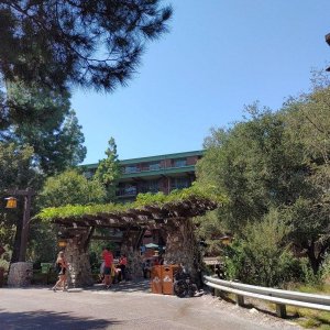 DCA_ENTRANCE_GRANC_CALIFORNIAN_HOTEL.jpg