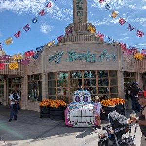 DCA_CARSLAND_07.jpg