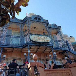 Pirates_of_the_Carribean_Queue_02.jpg