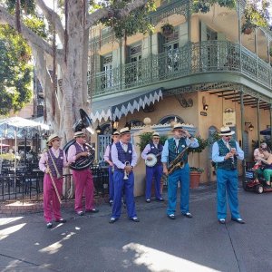 Disneyland-Park_New_Orleans_Square_Dixieland-Band.jpg