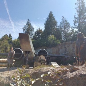 Disneyland-Park_Galaxys_Edge_02.jpg