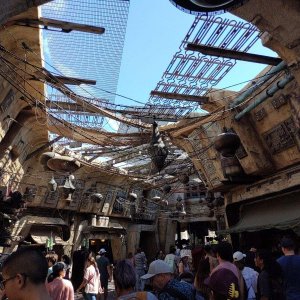 Disneyland-Park_Galaxys_Edge_06.jpg