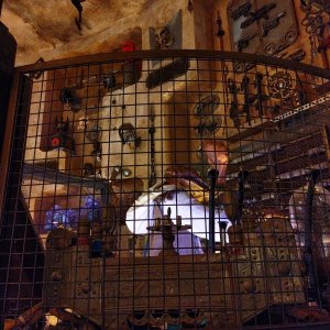 Disneyland-Park_Galaxys_Edge_09.jpg