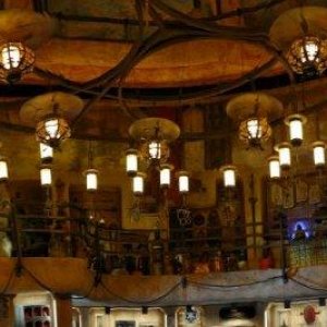 Disneyland-Park_Galaxys_Edge_11.jpg