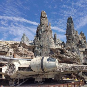 Disneyland-Park_Galaxys_Edge_15.jpg