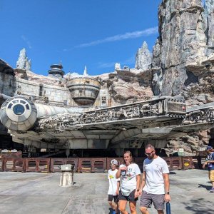Disneyland-Park_Galaxys_Edge_16.jpg