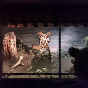 Disneyland_Railroad_Dinorama_02.jpg