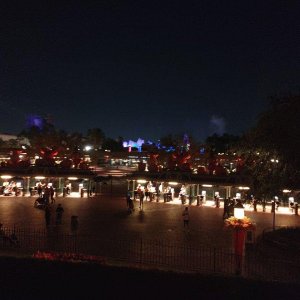 Disneyland_Railroad_Mainstreet-Station_02.jpg