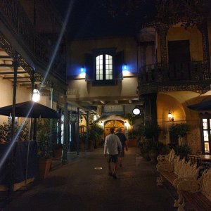 Disneyland-Park_New_Orleans_Square.jpg