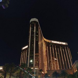 Las_Vegas_The_Strip_02_Mandalay_Bay.jpg