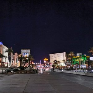Las_Vegas_The_Strip_06.jpg
