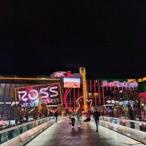 Las_Vegas_The_Strip_18.jpg
