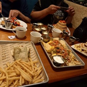 Las_Vegas_Luxor_Pyramid_Cafe_Breakfast_01.jpg