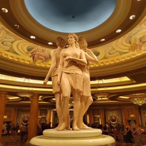 Cesars_Palace_Inside_02.jpg