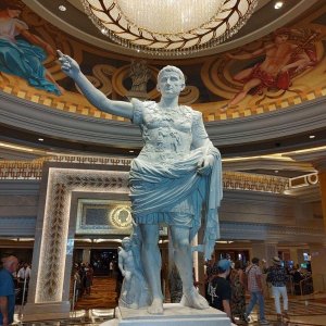 Cesars_Palace_Inside_04.jpg