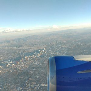 Las_Vegas_from_above.jpg