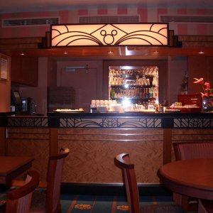 Disneyland Paris 2008; Empire State Club 022