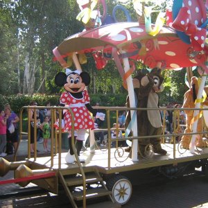 Minnie's Party Train 03